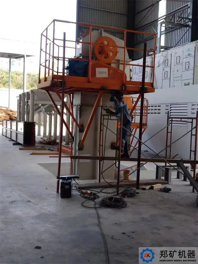 提升機(jī).jpg 提升機(jī).jpg